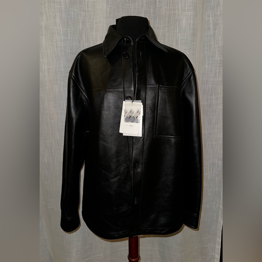 Bottega Veneta Lambskin Leather Shirt
Jacket Black IT 38 | US 6 Quiet Luxury NWT - Picture 16 of 16